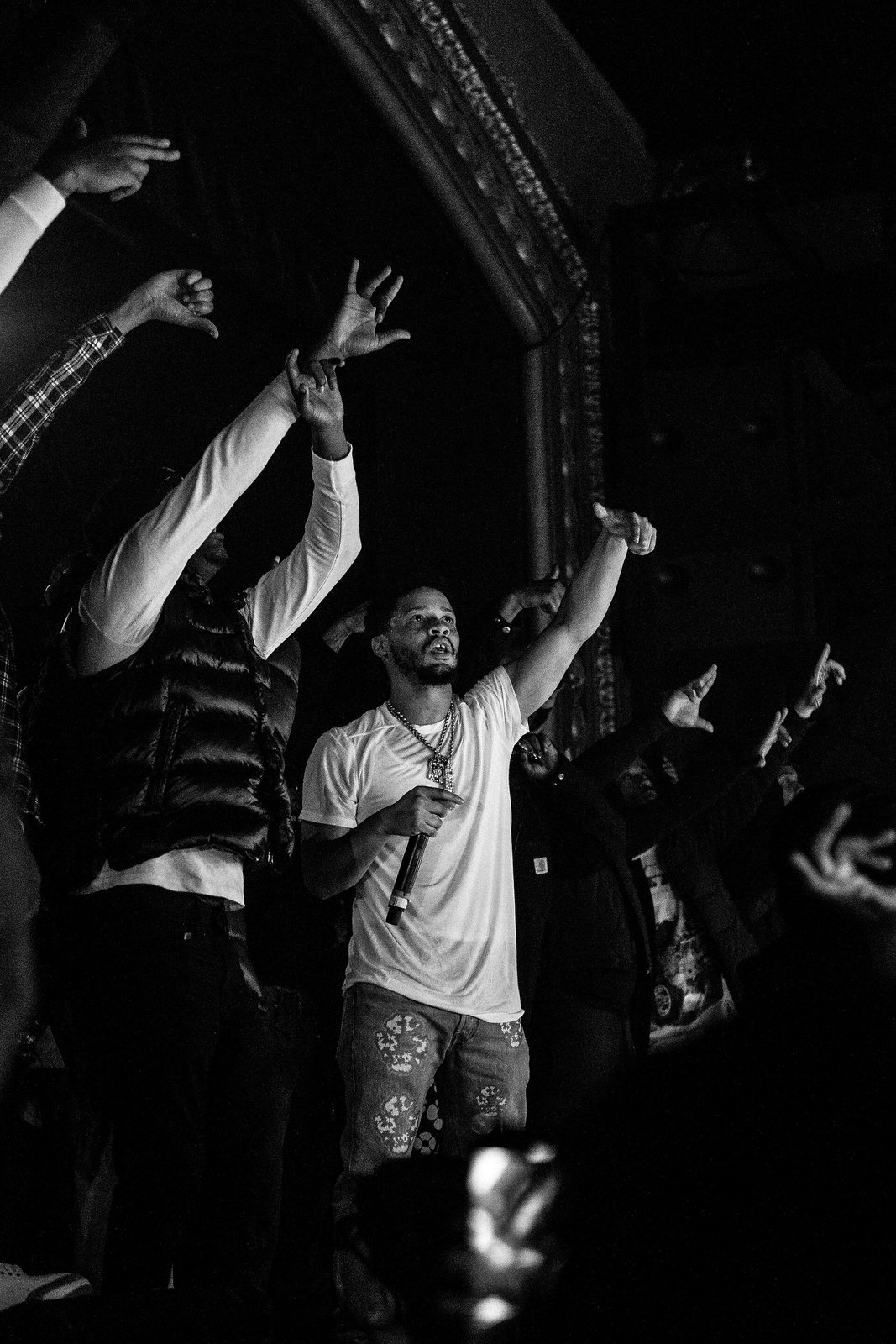 Veeze performing on stage in Detroit during the Ganger Tour, 2023