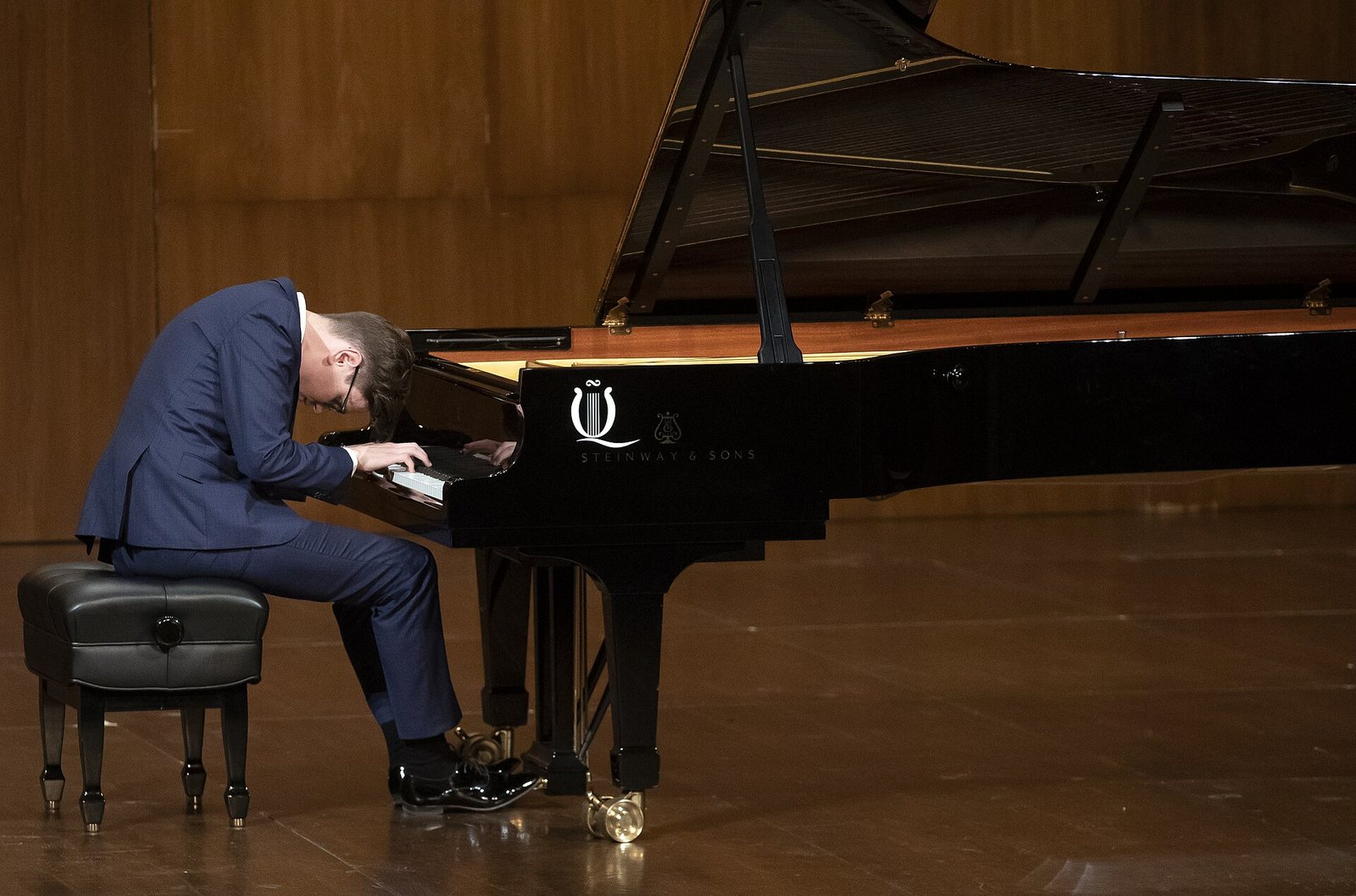 Víkingur Ólafsson playing a grand piano at the Quincena Musical festival, San Sebastián, 2022