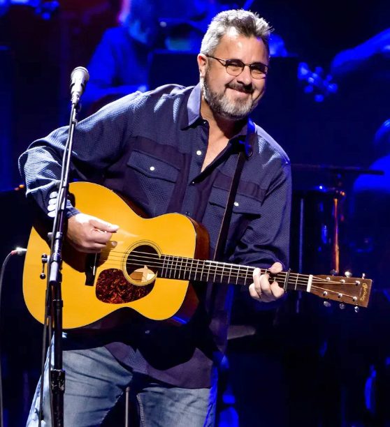 Vince Gill performing live - Vince Gill tickets