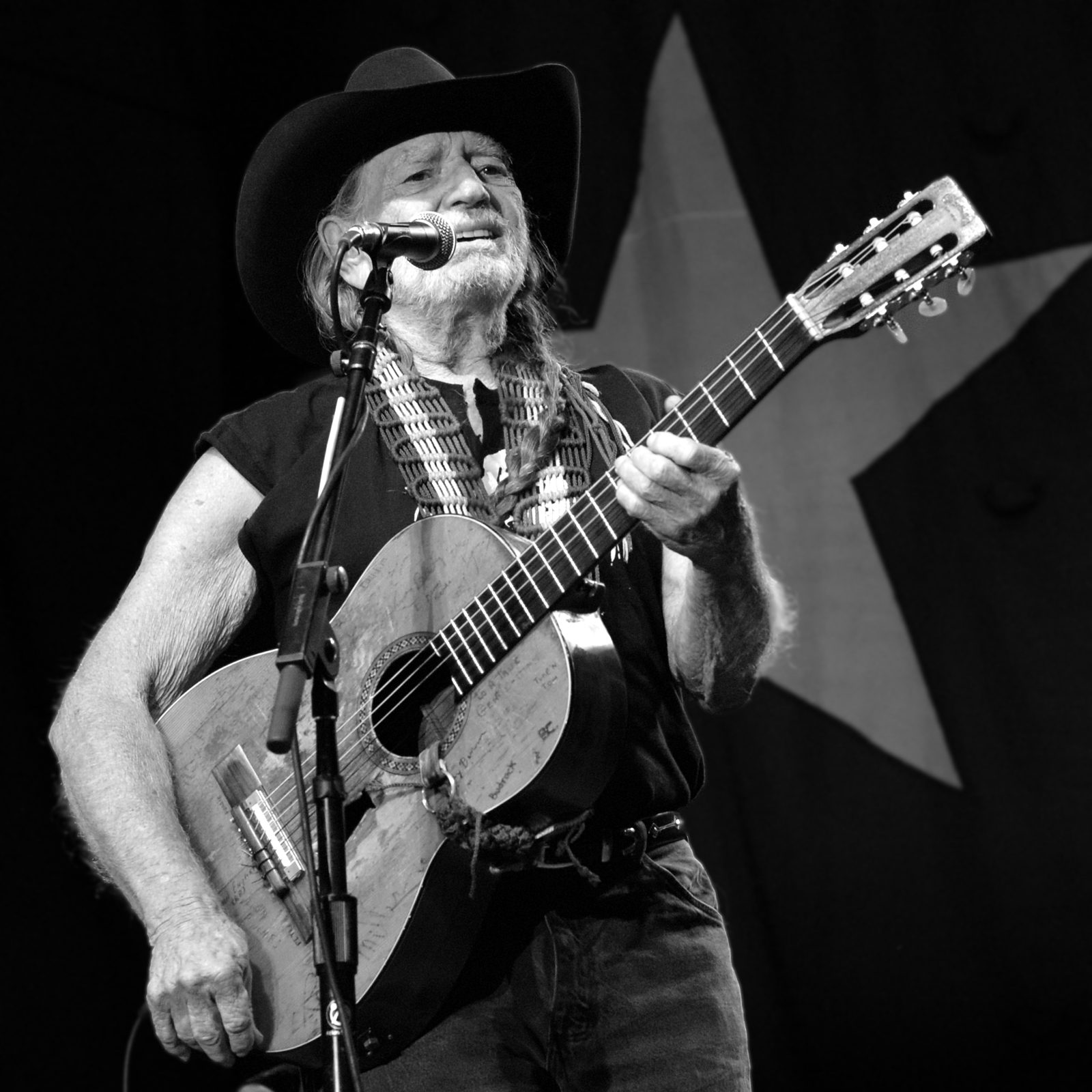 Willie Nelson performing live - Willie Nelson tickets