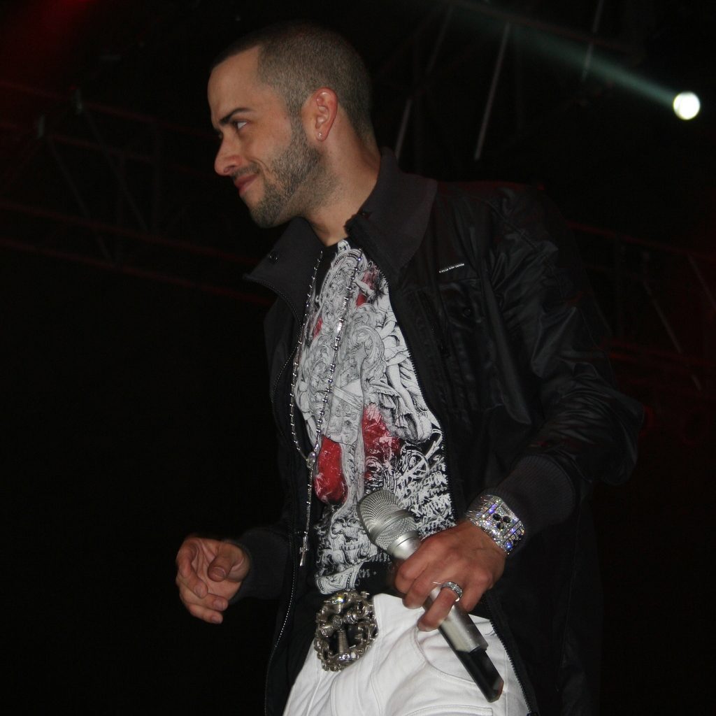 Yandel performing live - Yandel tickets