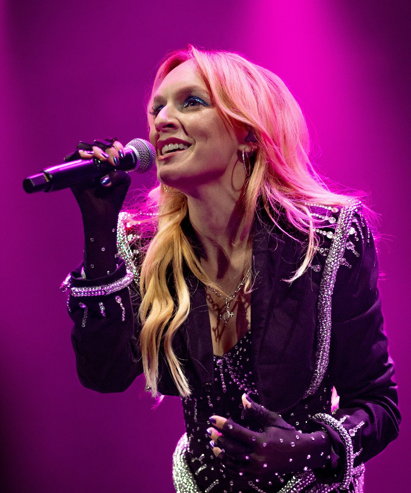 Zolita singing on stage at the Wiltern, Los Angeles, June 2023