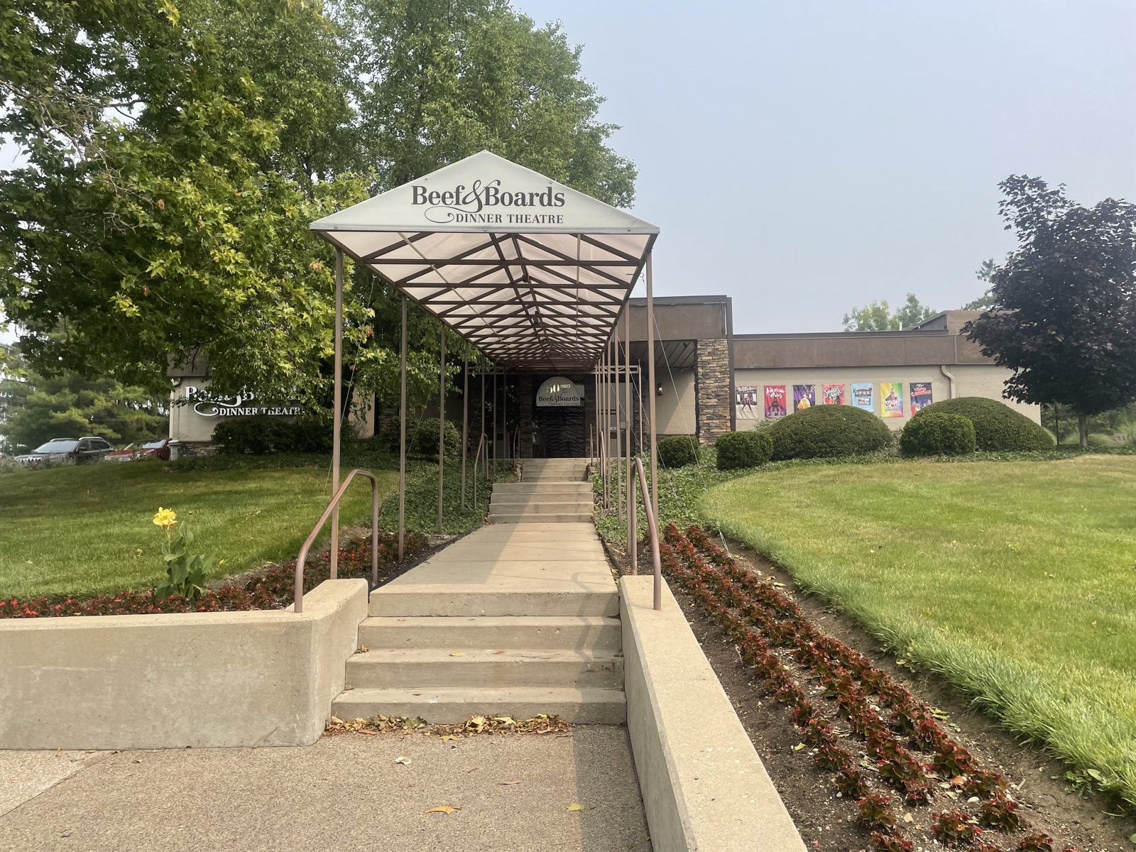 Beef And Boards Dinner Theatre event venue - Beef And Boards Dinner Theatre tickets