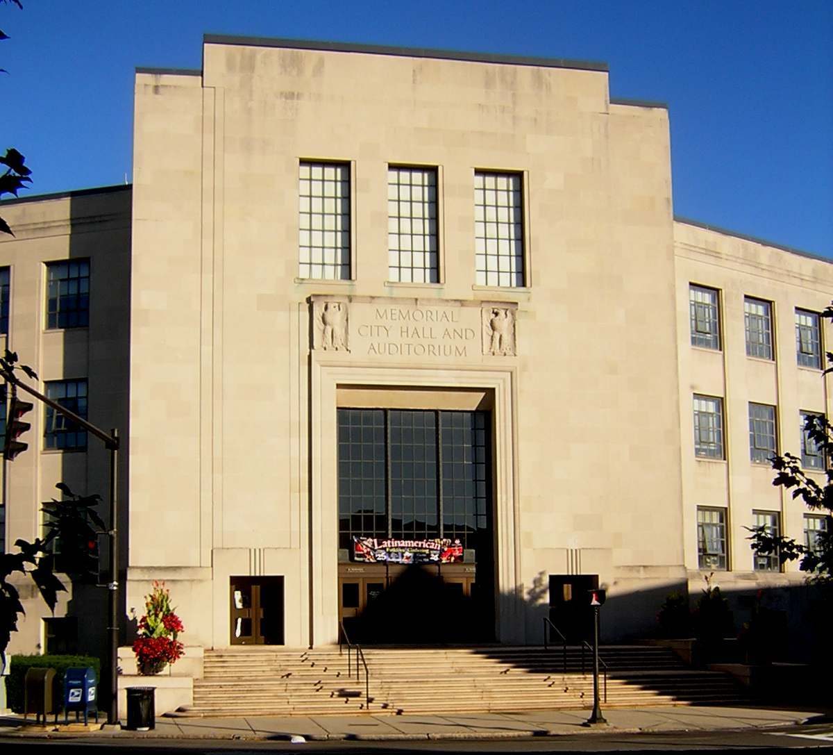 Lynn Memorial Auditorium event venue - Lynn Memorial Auditorium tickets