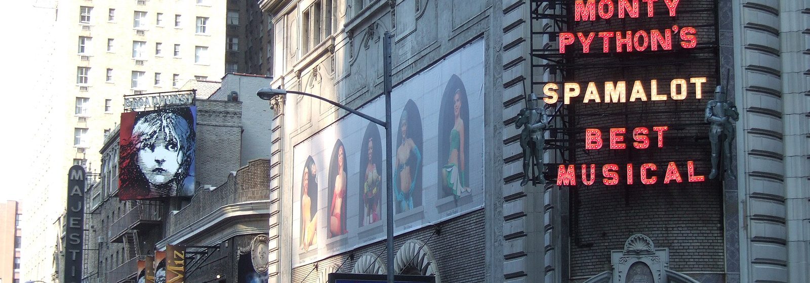 Exterior facade of the Shubert Theatre on West 44th Street in Manhattan, New York, photographed in November 2006 - Shubert Theatre - NY tickets