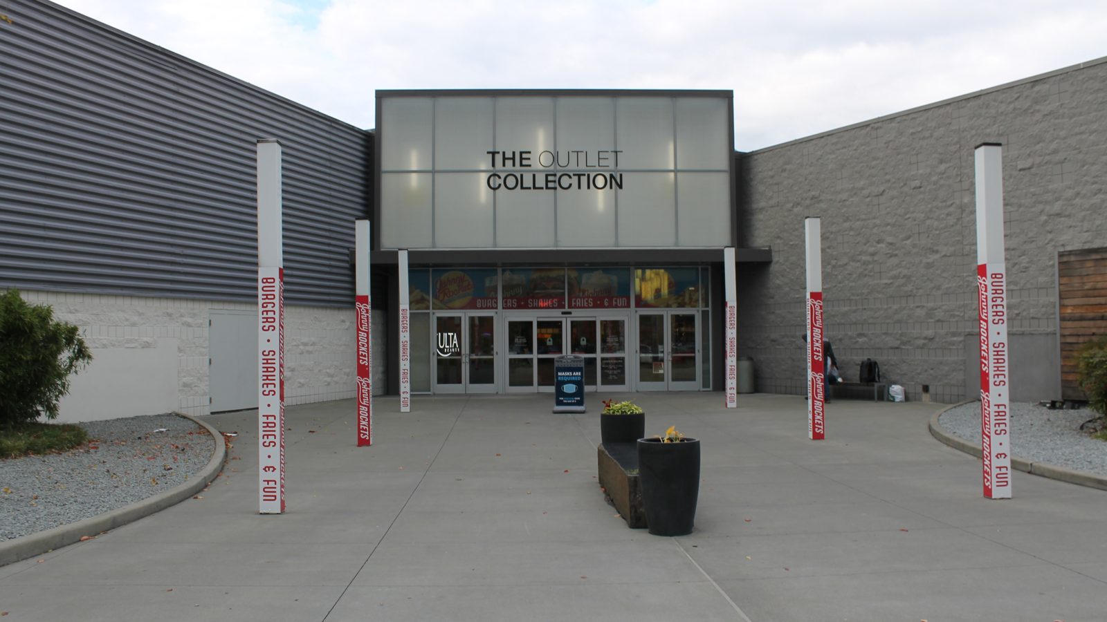 The Outlet Collection Seattle event venue - The Outlet Collection Seattle tickets